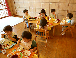 みずほ保育園のおひるごはんの写真